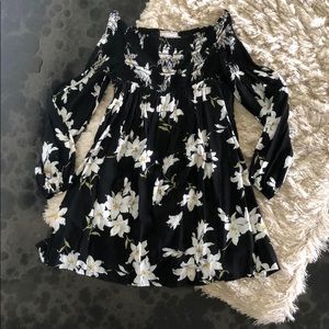 Off the shoulder floral dress🌾